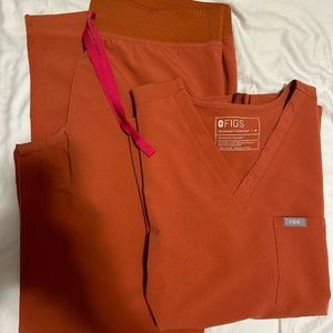 FIGS Terracotta Scrub Set